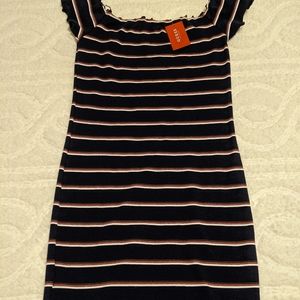BRAND NEW!!! GUESS off the shoulder dress